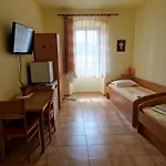 Гостевой дом Apartma In Soba Vipavski Kriz