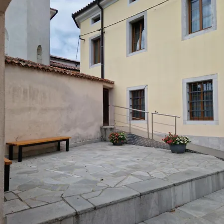 Apartma In Soba Vipavski Kriz 3*