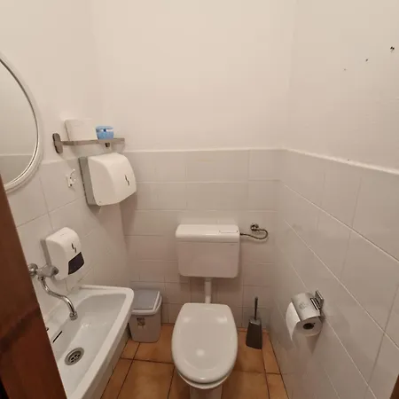 Apartma In Soba Vipavski Kriz Affittacamere