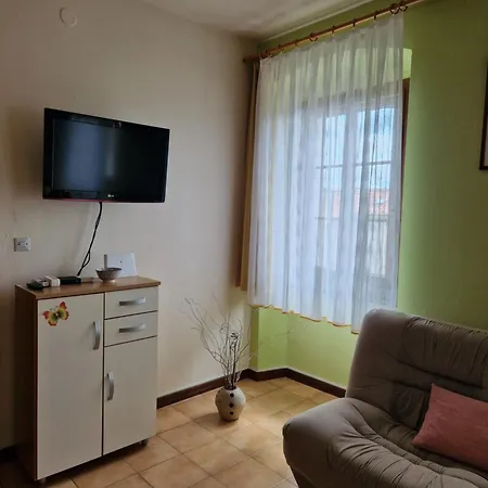 Affittacamere Apartma In Soba Vipavski Kriz