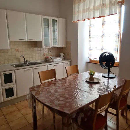 Affittacamere Apartma In Soba Vipavski Kriz Ajdovščina