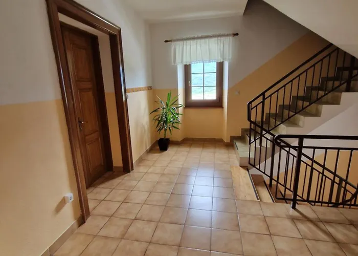 Apartma In Soba Vipavski Kriz بيت ضيافة 3*